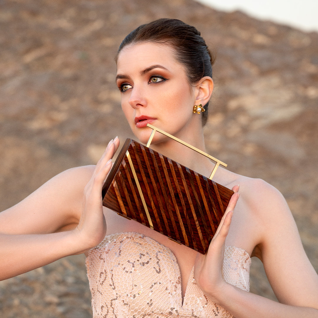 Gleaming Edge Clutch