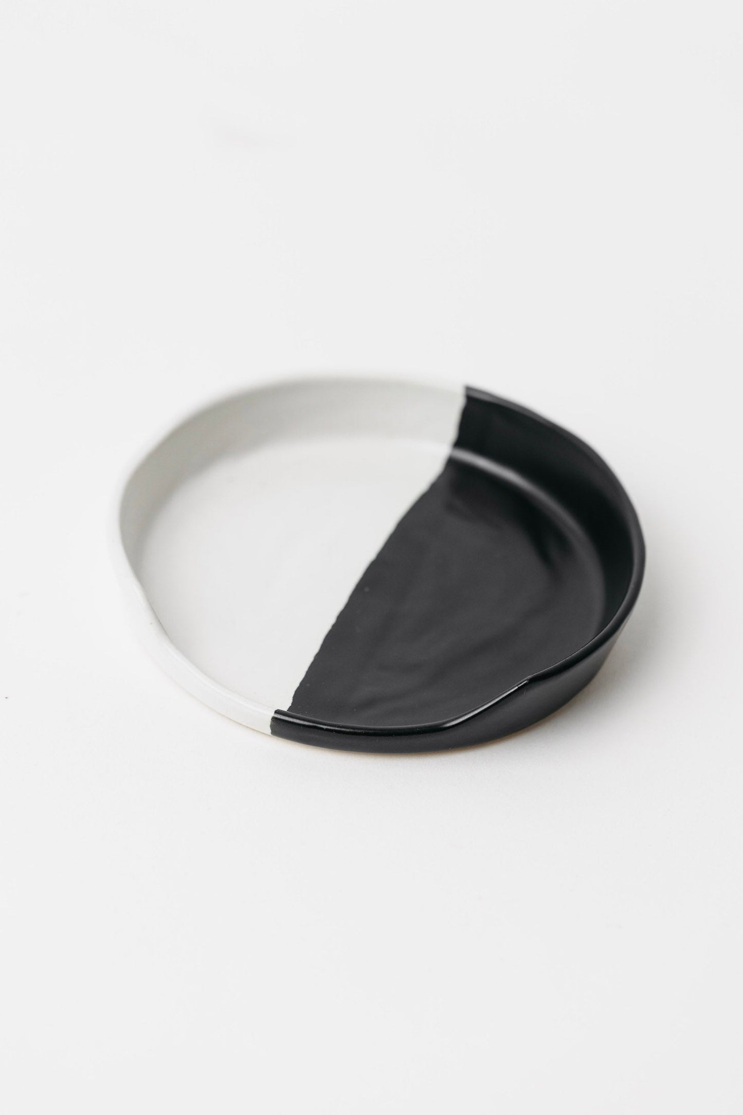 Dawson Spoon Rest - Matte Black/White - 4 inch