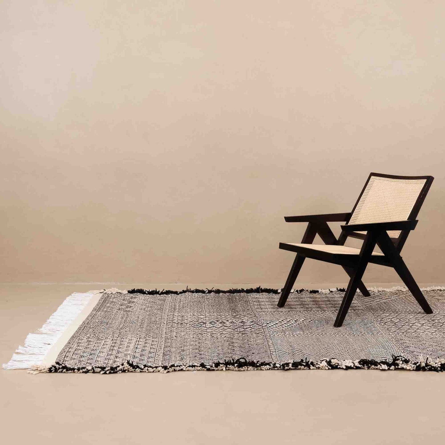 Souraya - taznakht kilim rug