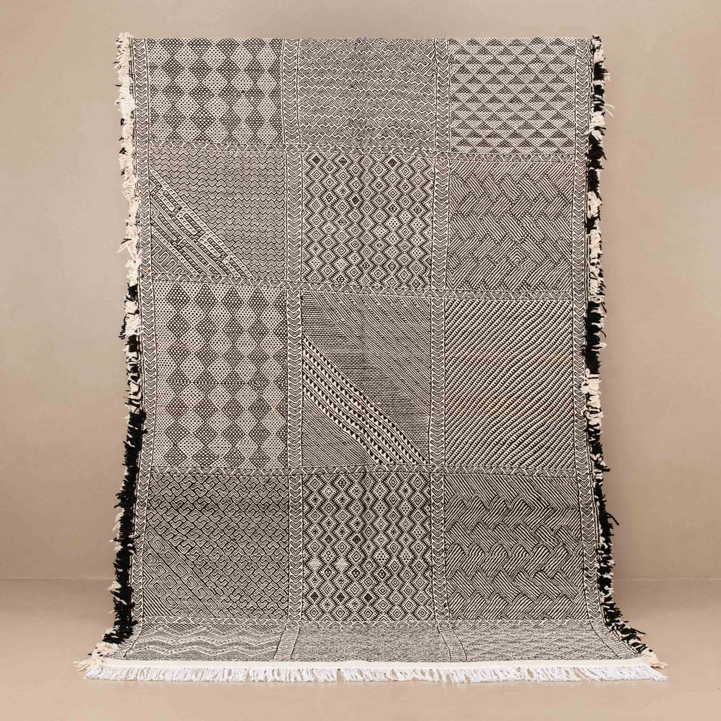 Souraya - taznakht kilim rug